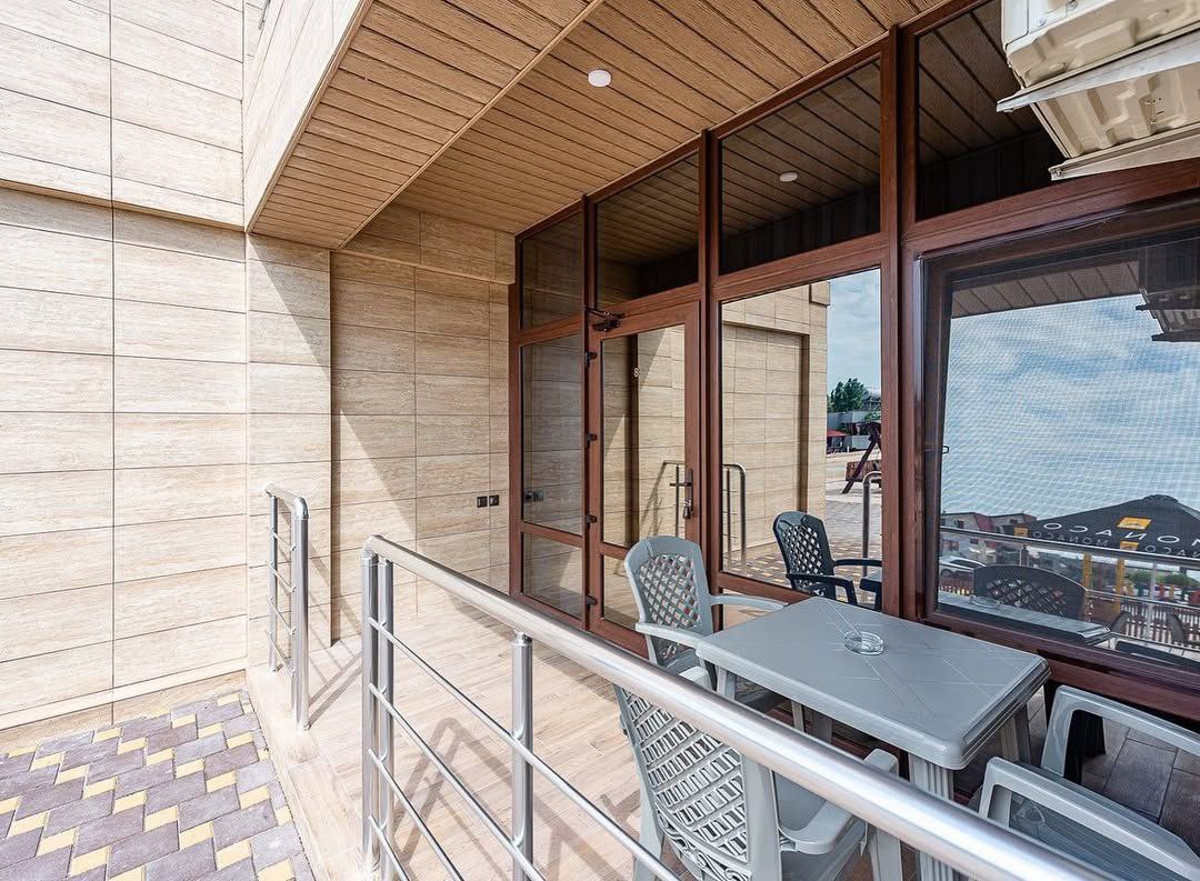 4--х местный номер с выходом на пляж